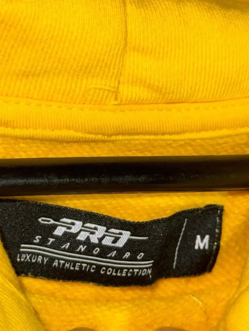 Pro Standard NBA Los Angeles Lakers Classic Chenille Pullover Hoodie - Yellow